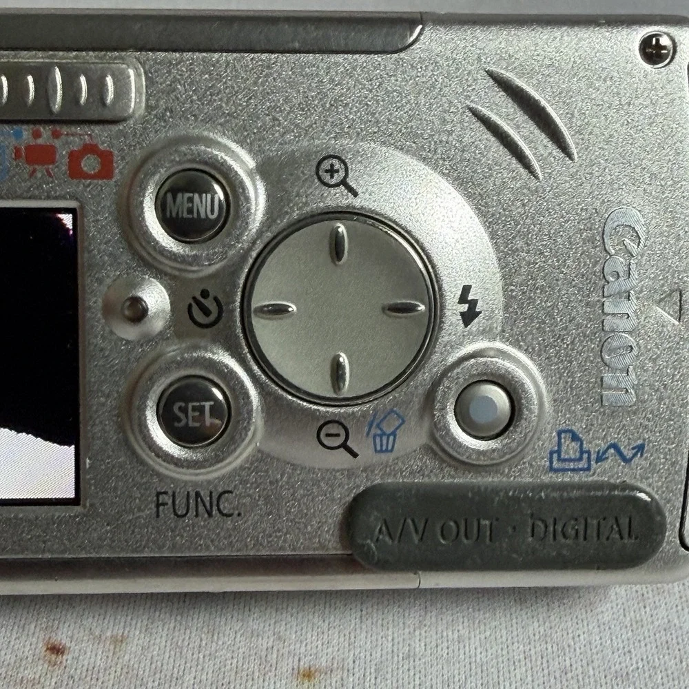 Canon PowerShot SD20 Camera For Parts Repair Broken LCD Display As-Is